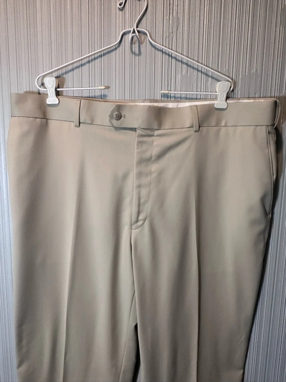 Stafford Classic fit Travel dress pants tan men’s 42 x 30